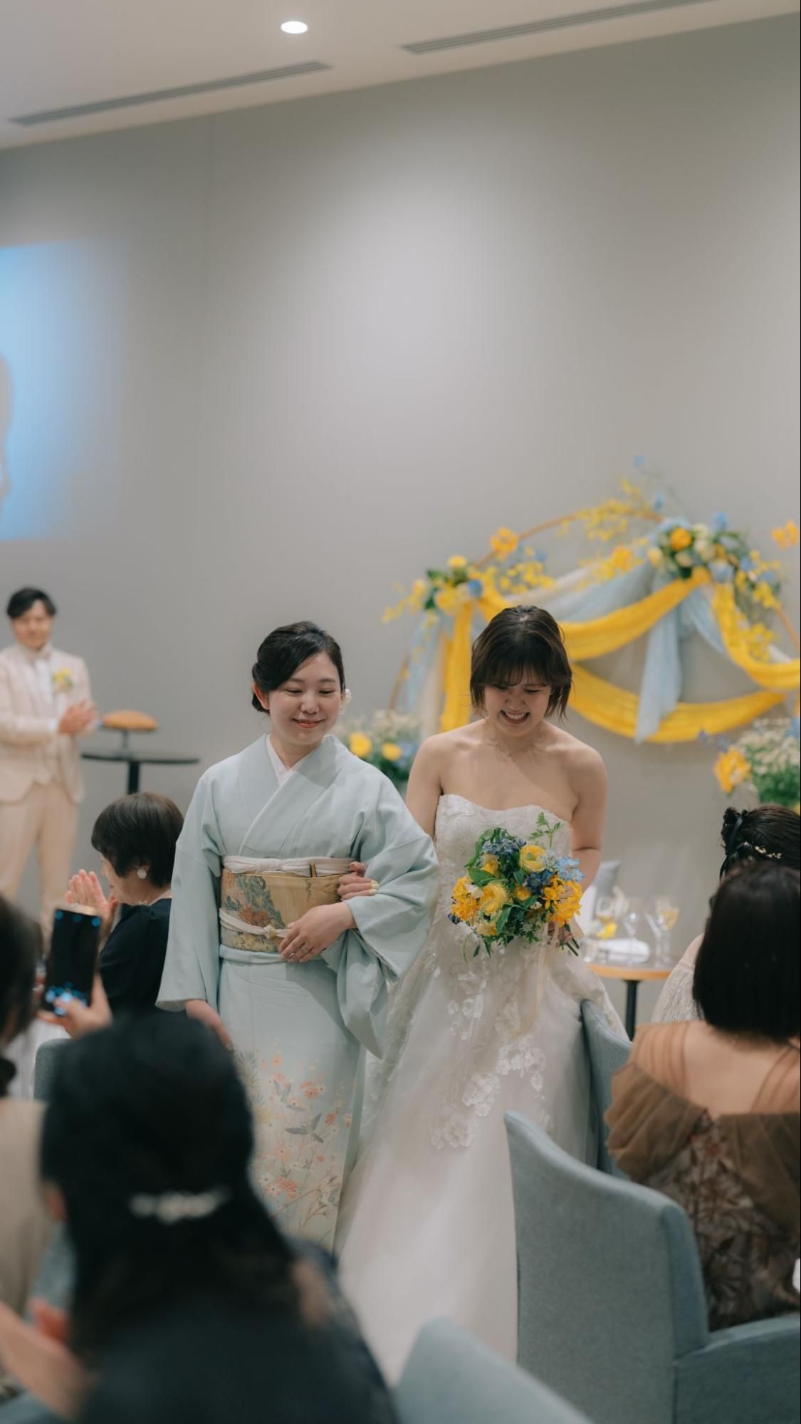 家族の愛情と友情に包まれた祝福の時間の様子26