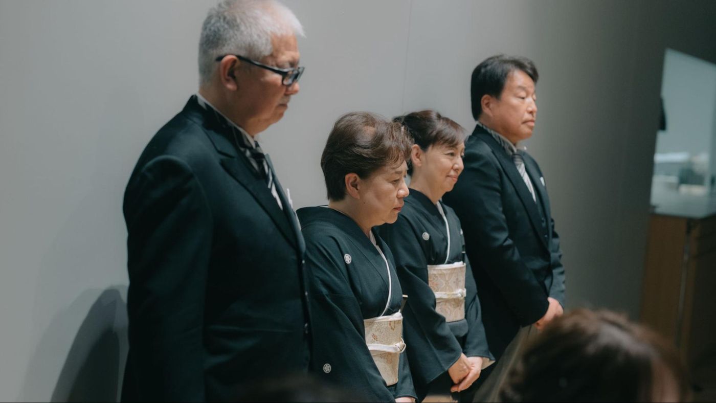 家族の愛情と友情に包まれた祝福の時間の様子33