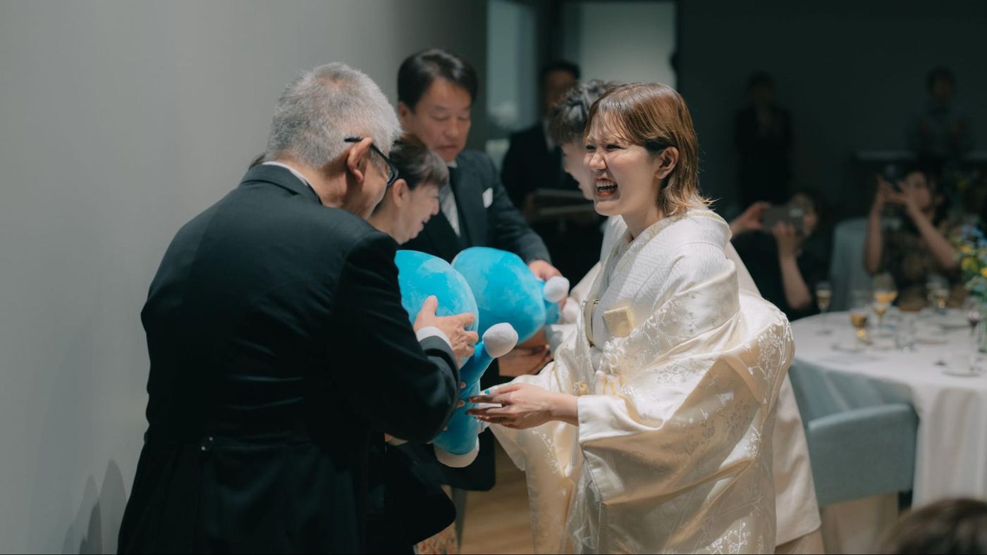家族の愛情と友情に包まれた祝福の時間の様子35