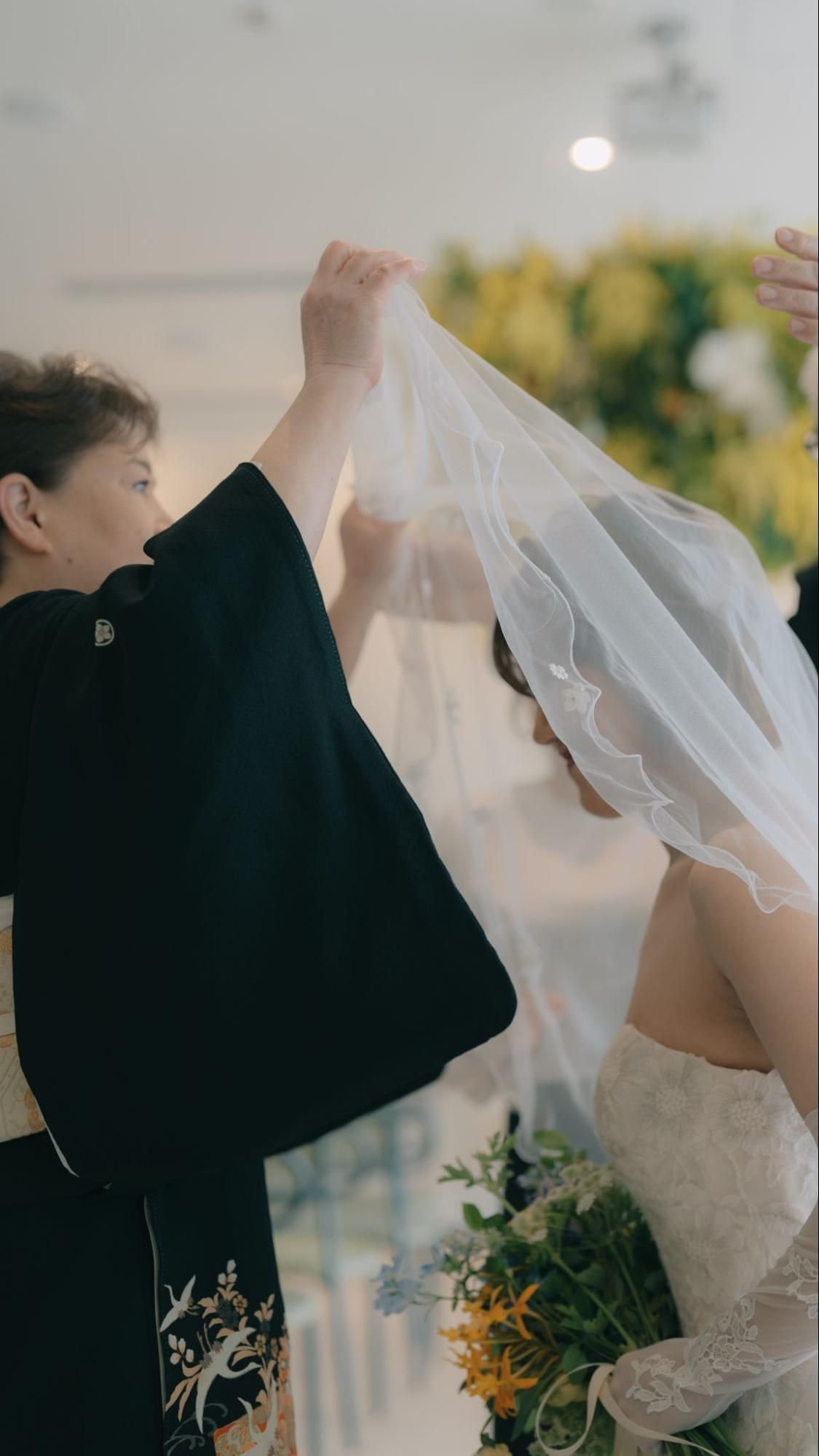 家族の愛情と友情に包まれた祝福の時間の様子16
