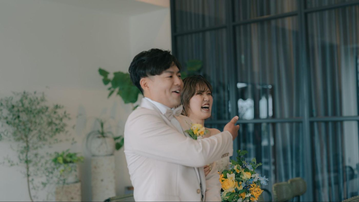 家族の愛情と友情に包まれた祝福の時間の様子8